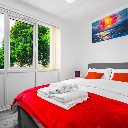 Luxury New House With Free Parking Appartement Birmingham Buitenkant foto