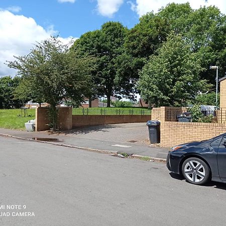 Luxury New House With Free Parking Appartement Birmingham Buitenkant foto