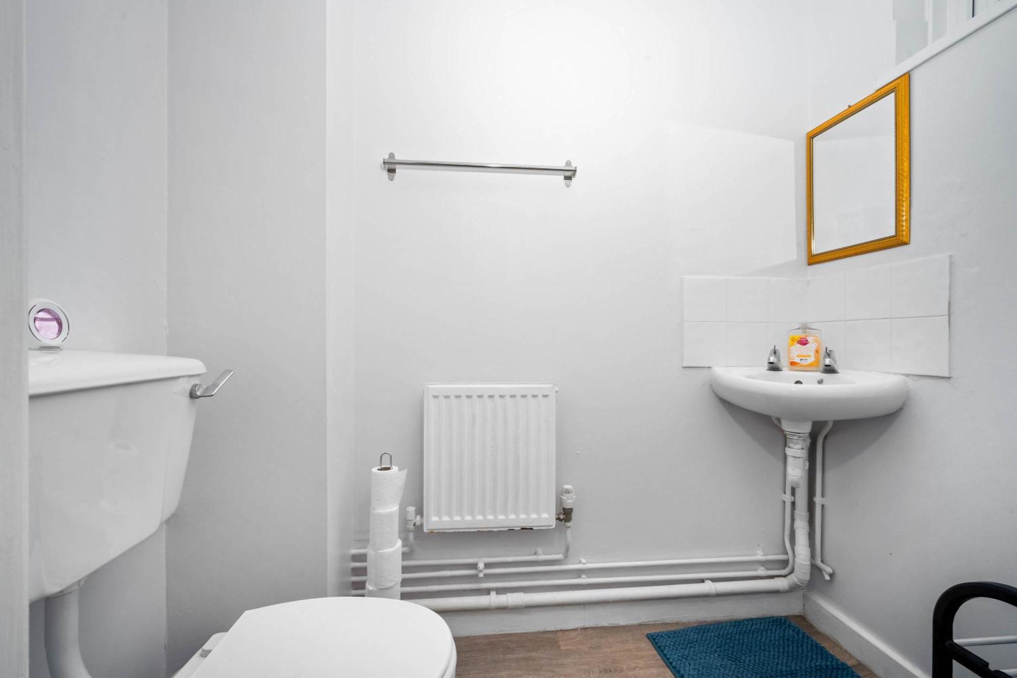 Luxury New House With Free Parking Appartement Birmingham Buitenkant foto
