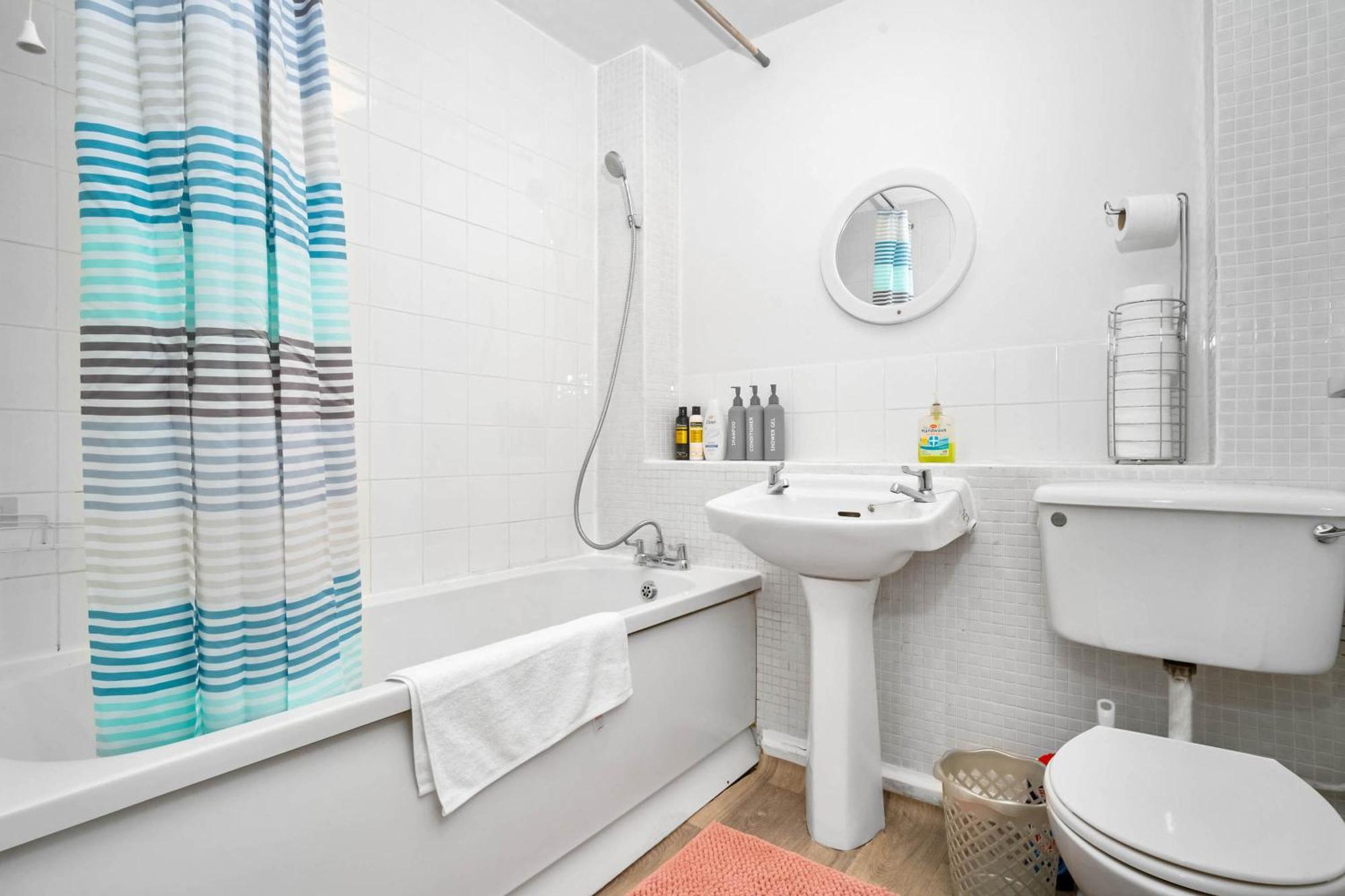 Luxury New House With Free Parking Appartement Birmingham Buitenkant foto