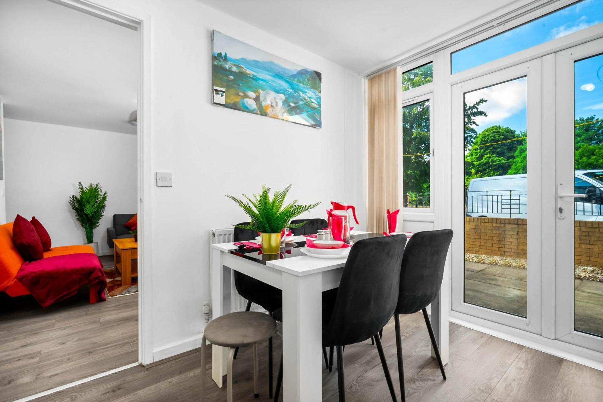 Luxury New House With Free Parking Appartement Birmingham Buitenkant foto