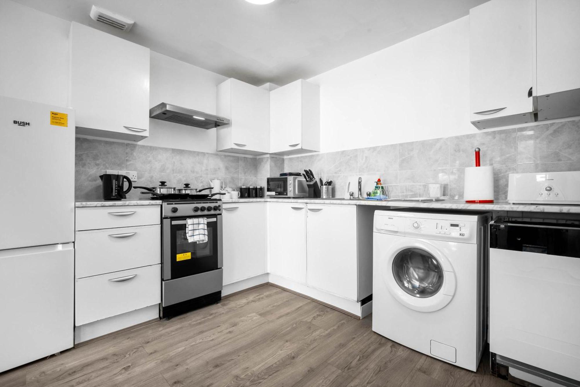 Luxury New House With Free Parking Appartement Birmingham Buitenkant foto
